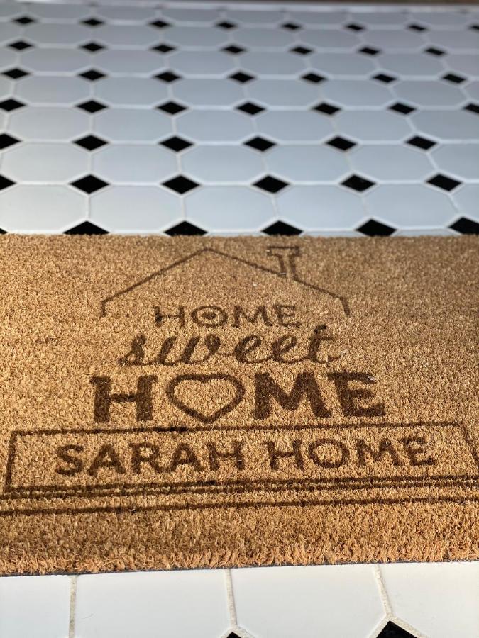 Sarah Home Hunedoara Esterno foto